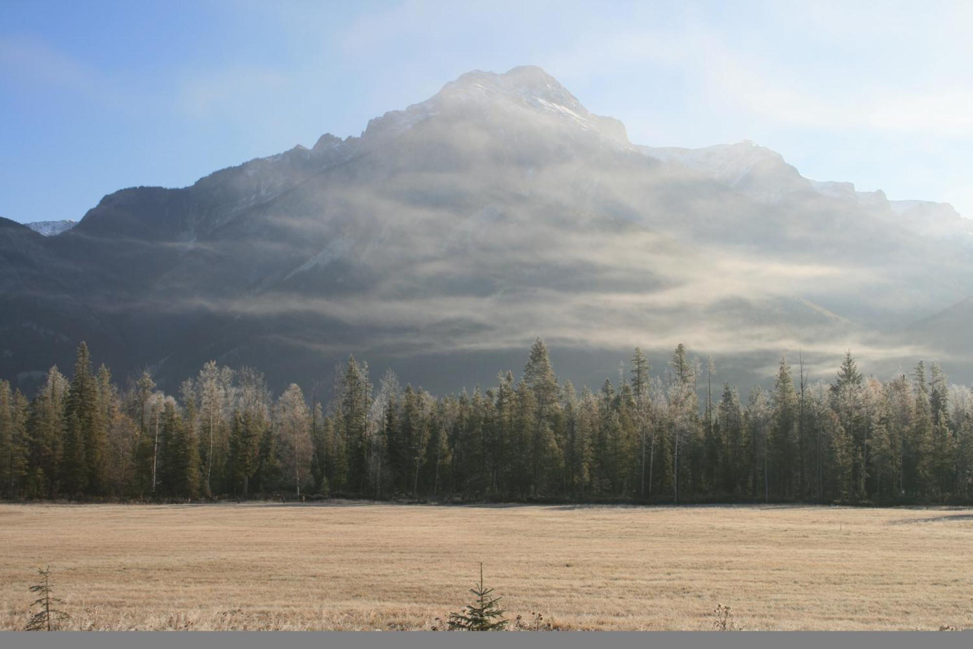 Rocky Mountain Cabins And Home Голден Экстерьер фото